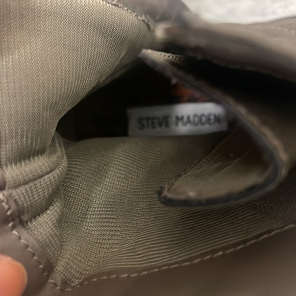 Boots - Picture 5 of 6